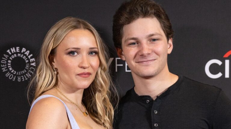 Emily Osment explica la solicitud del coordinador de intimidad