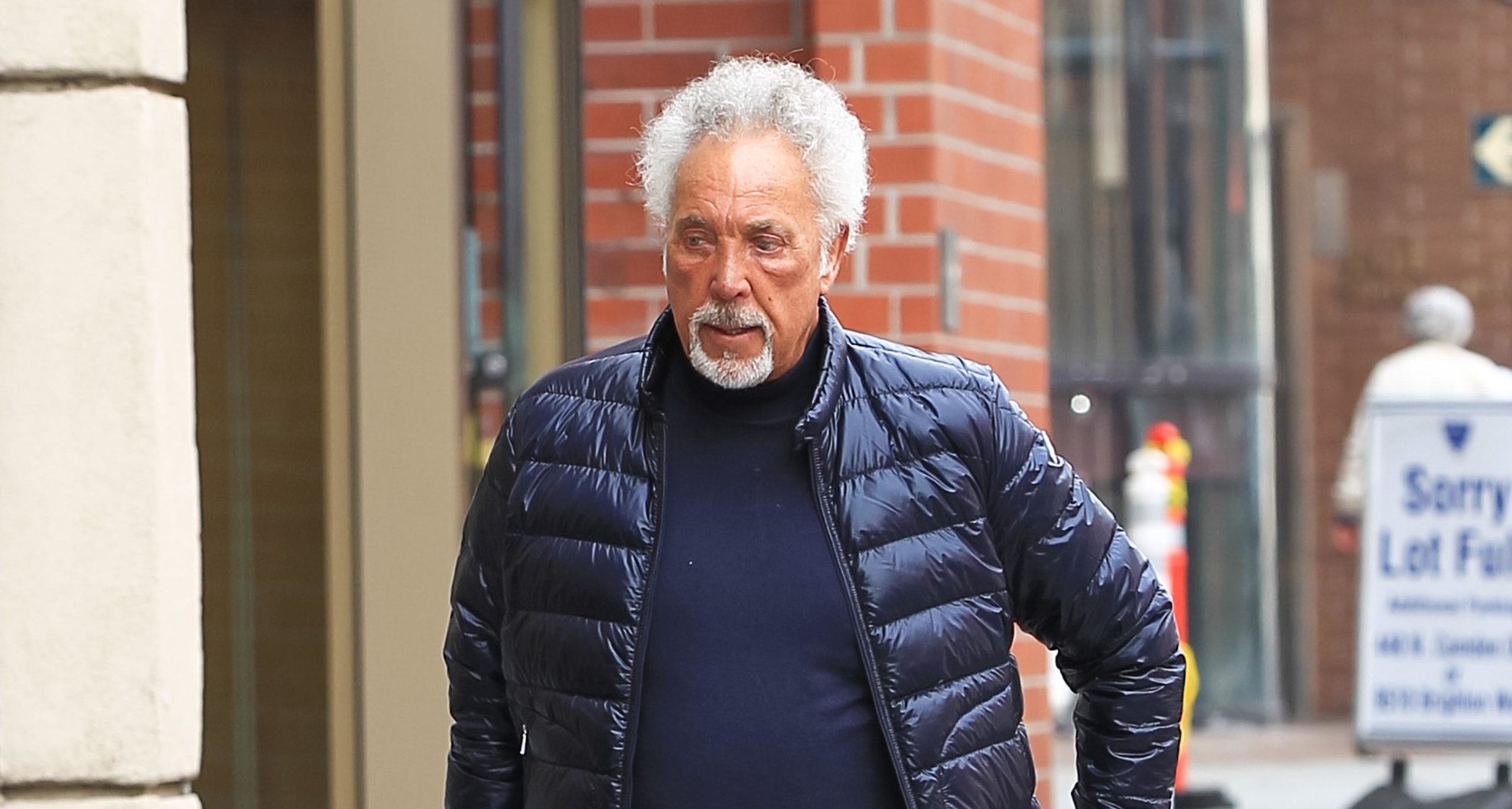 Tom Jones reveals new details about secret love affair while married