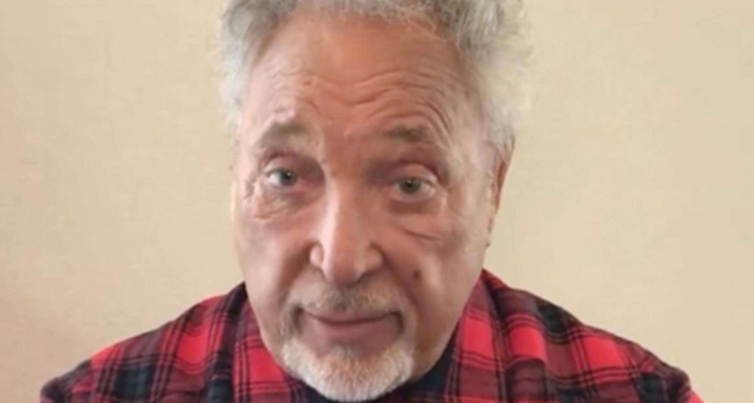 Tom Jones reveals new details about secret love affair while married