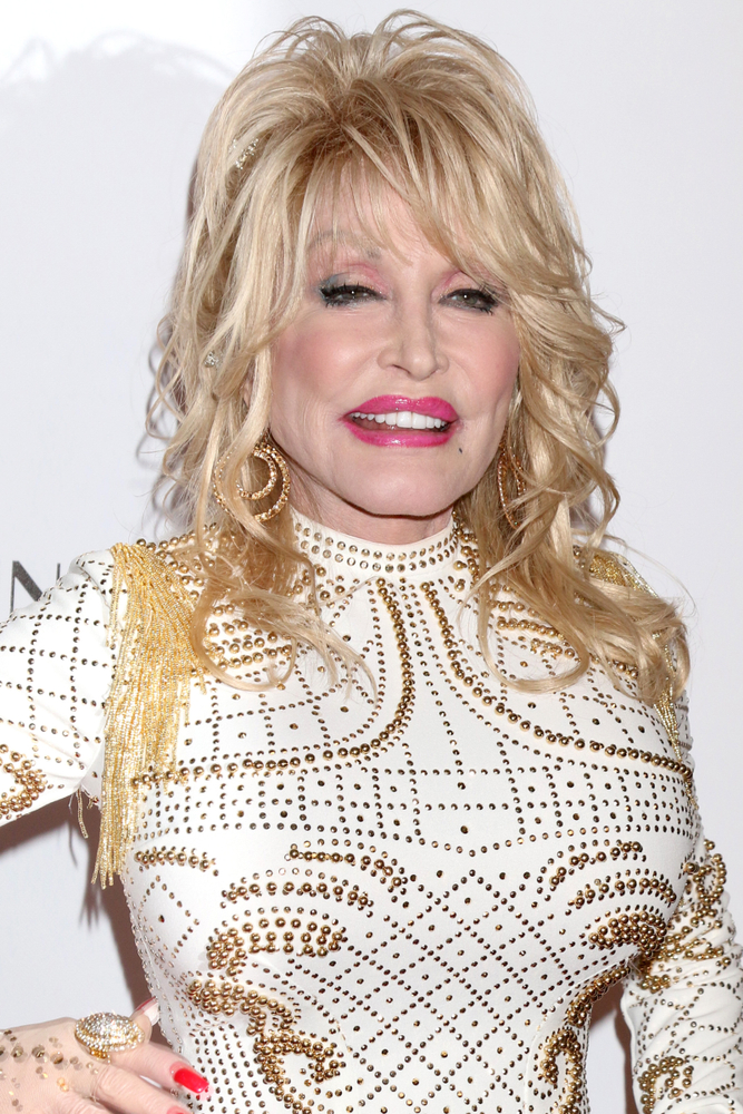 Dolly Parton criticized for looking “cheap” and “ugly” – but she’s hit ...