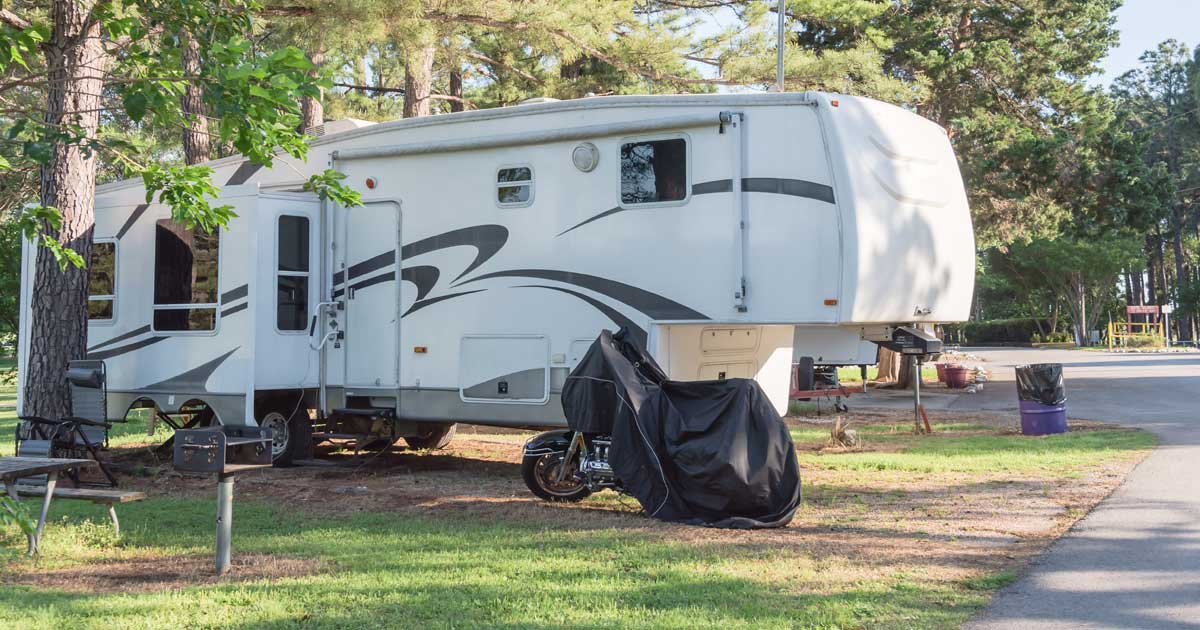 Pregnant mother and two young sons found dead inside camper at Kansas