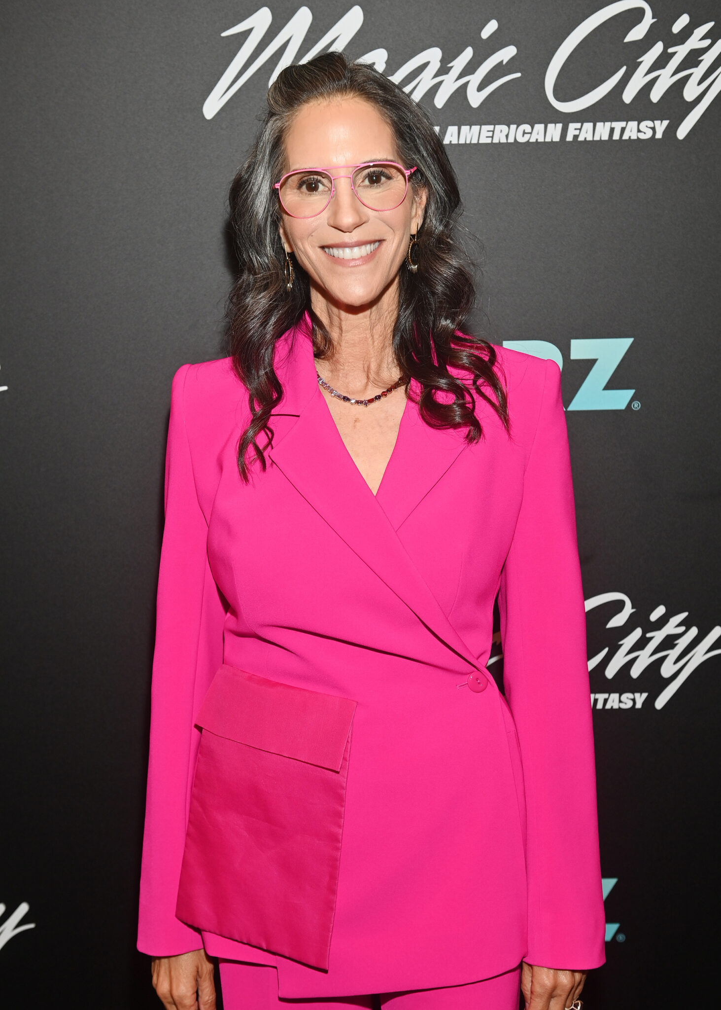 Jami Gertz left Hollywood and became a billionaire baller