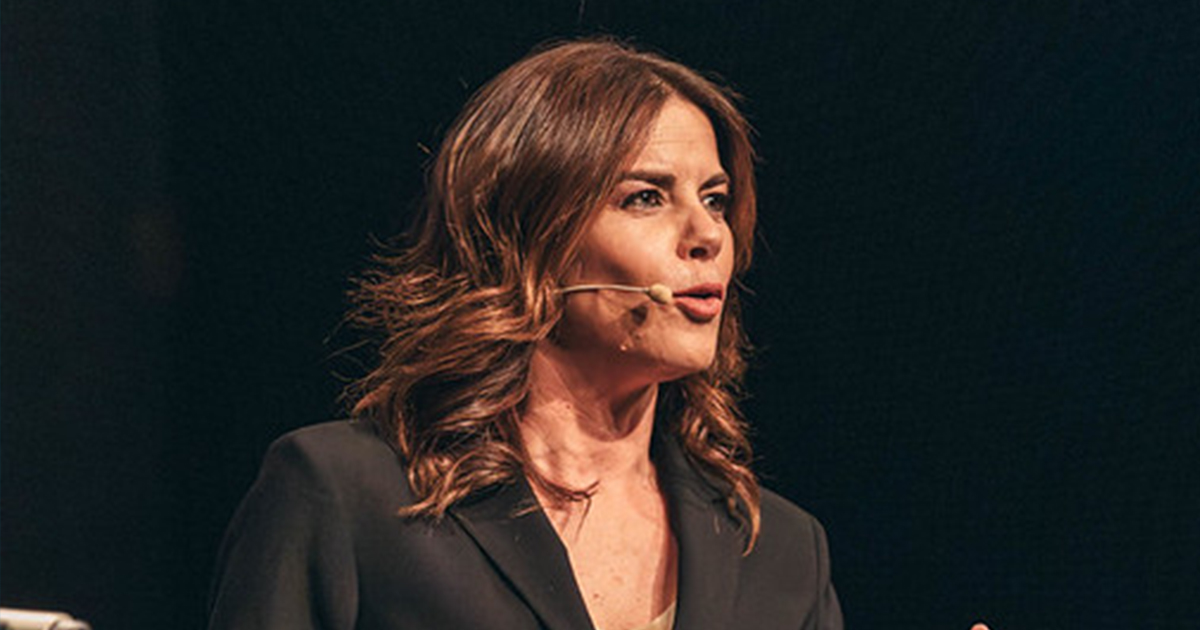 News anchor s glass desk blunder goes viral