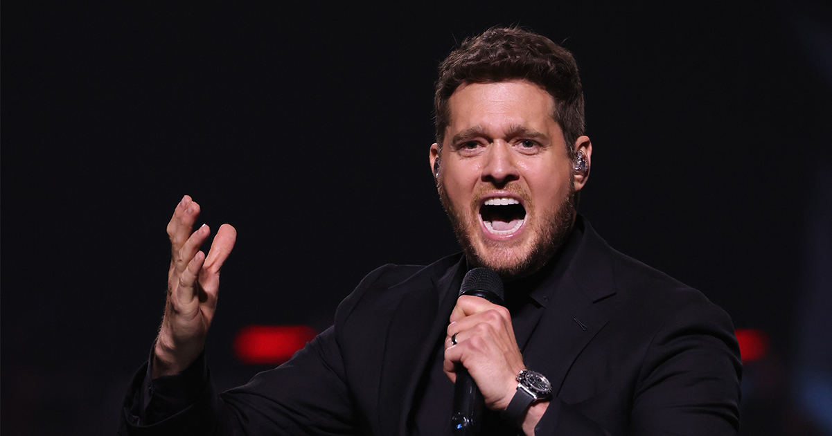 Michael Bublé honors Barry Gibb with cover of Bee Gees' hit song