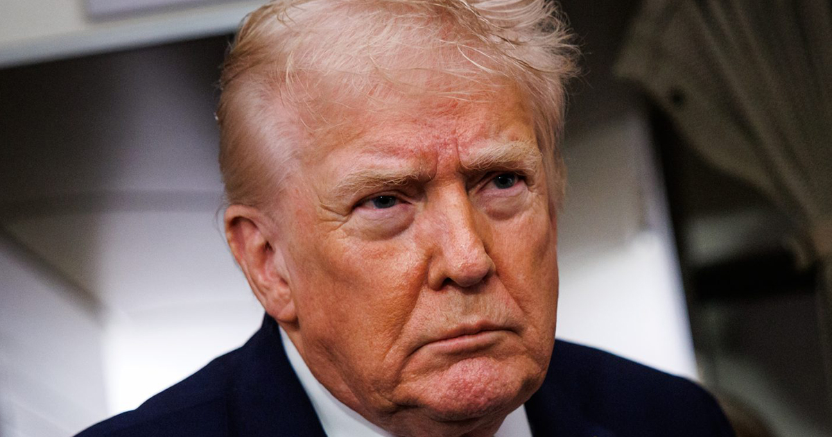 Trump warns U.S. will be “screwed” if Supreme Court strikes down on his tariffs