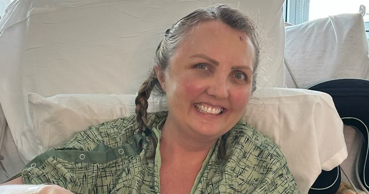 Mom, diagnosed with brain cancer after losing 3 children in a tragic crash, and who welcomed triplets a year later, passes away at 48