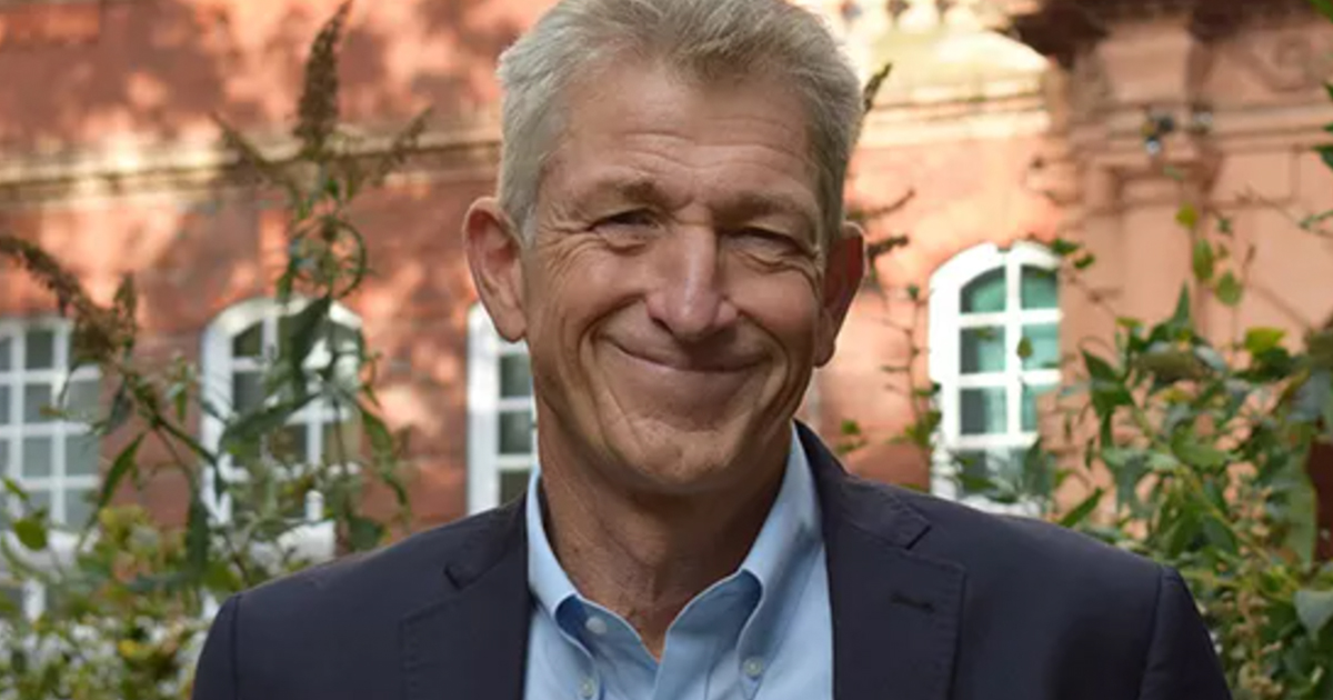 Doctor who has treated 20-year-olds with dementia explains easily mistaken warning signs