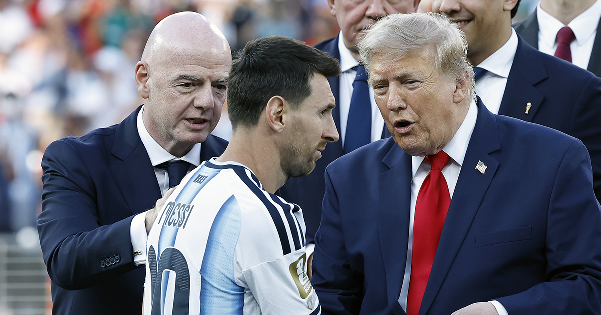 Trump speaks to Lionel Messi. Credit / Getty Images