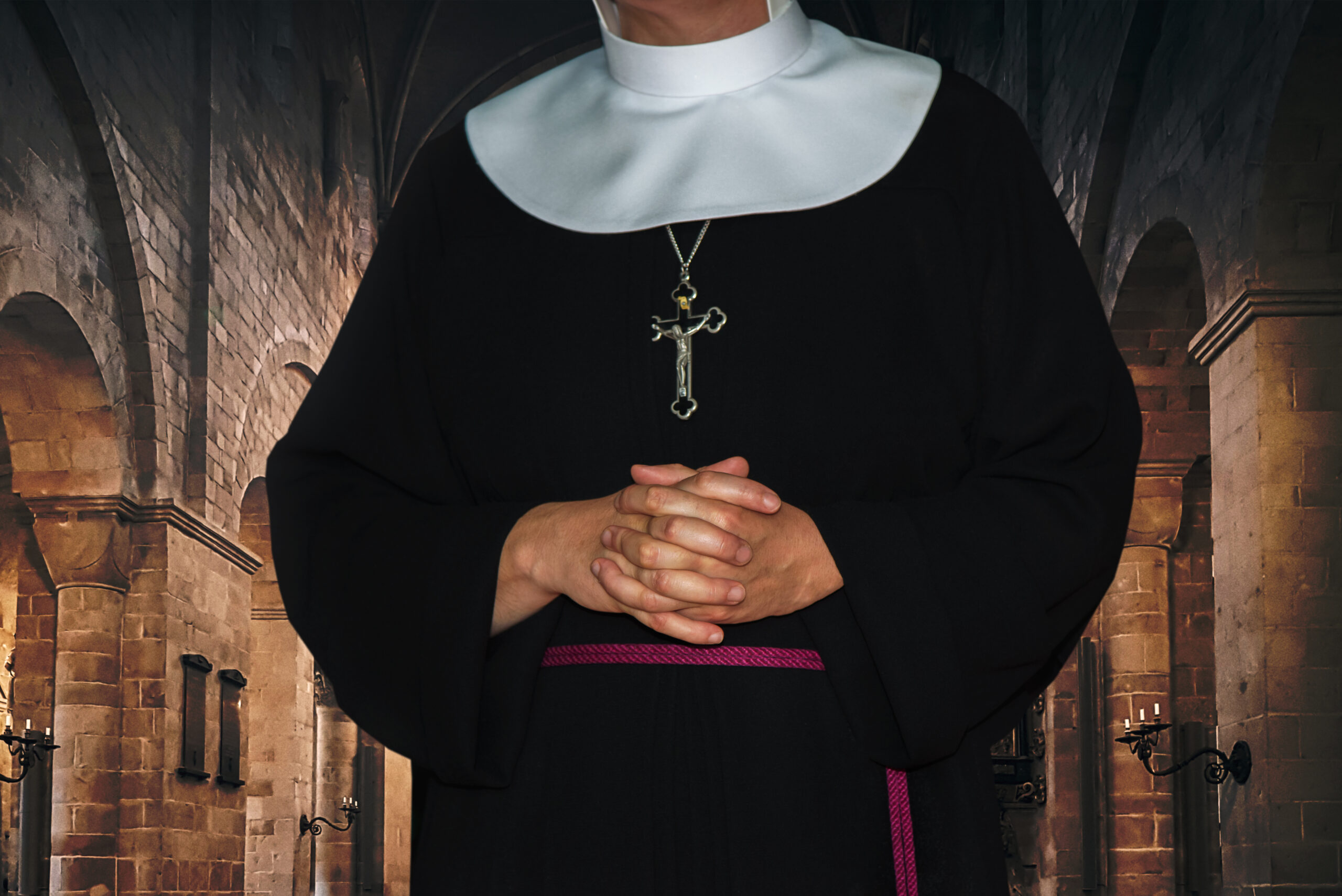 Zakonnica ze złożonymi rękoma