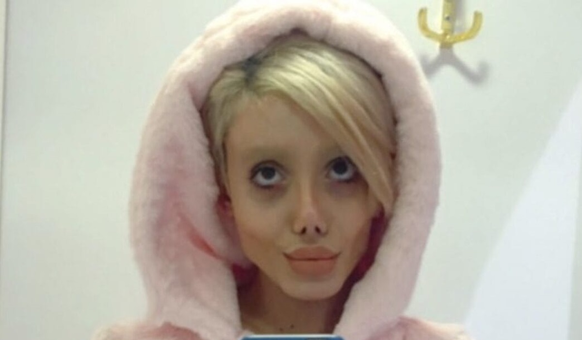 sobowtór Angeliny Jolie, Sahar Tabar