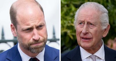 Książę William (po lewej) i król Karol (po prawej).