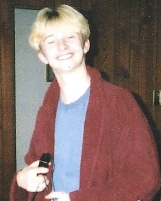 uśmiechnięty Joshua Maddux