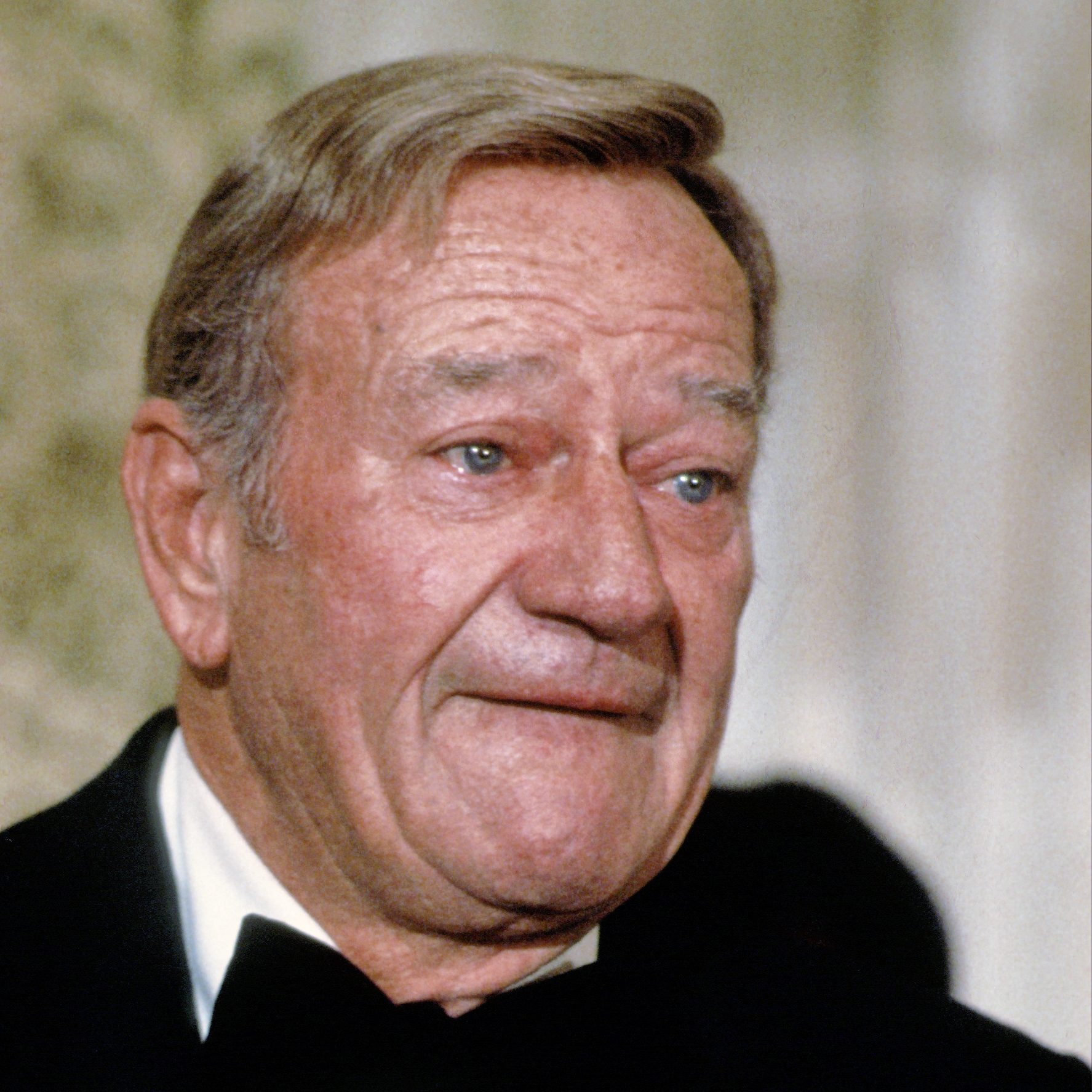 John Wayne ze łzami w oczach