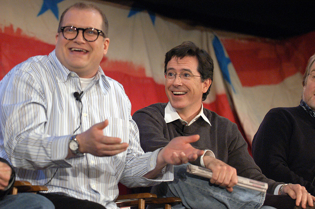 Drew Carey i Stephen Colbert podczas 10. dorocznego Festiwalu Sztuk Komediowych w USA