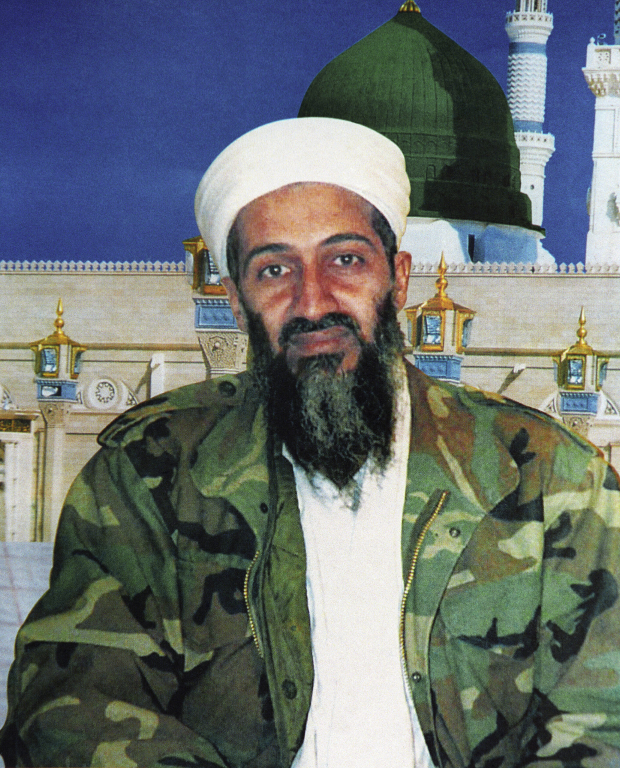 Osama bin Laden w kurtce we wzór moro