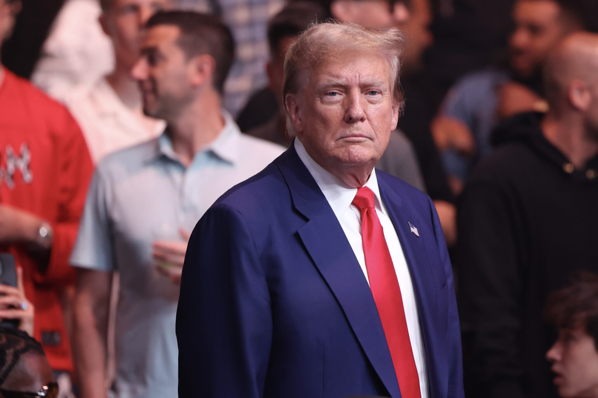 Donald Trump uczestniczy w gali UFC 302 w Prudential Center 1 czerwca 2024 roku w Newark w stanie New Jersey