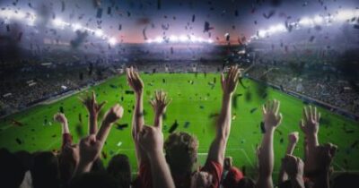 kibice na stadionie