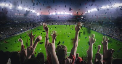 kibice na stadionie