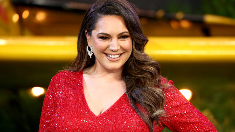 Kelly Brook w czerwonej sukni