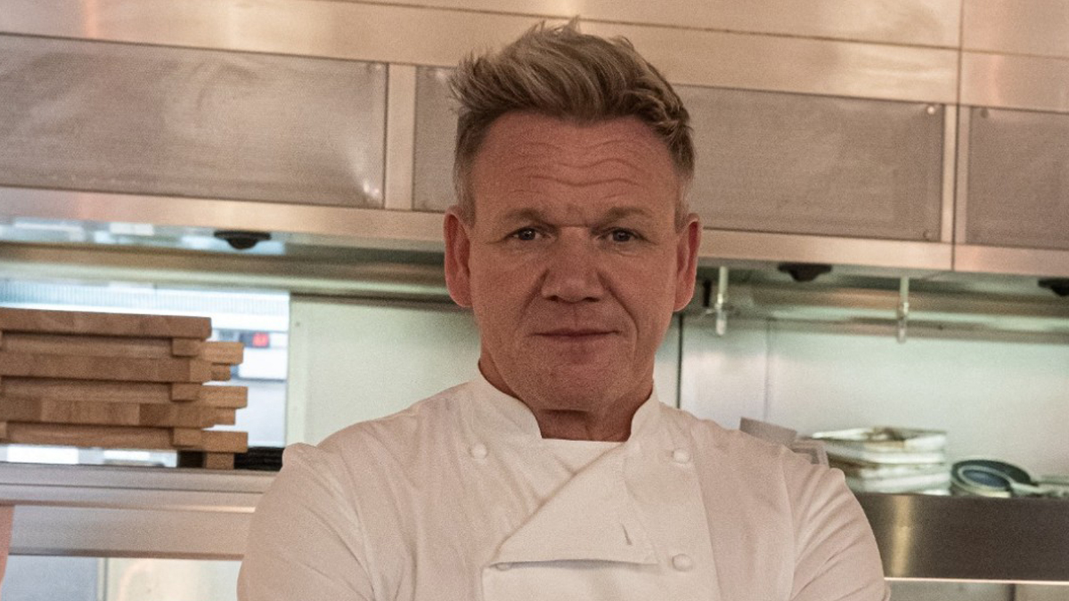 Gordon Ramsay muistuttaa pyöräilykypärän tärkeydestä.