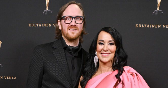 Ellen Jokikunnas ja Jari Rask saivat poikansa Ralph Jamesin adoption kautta vuonna 2024.