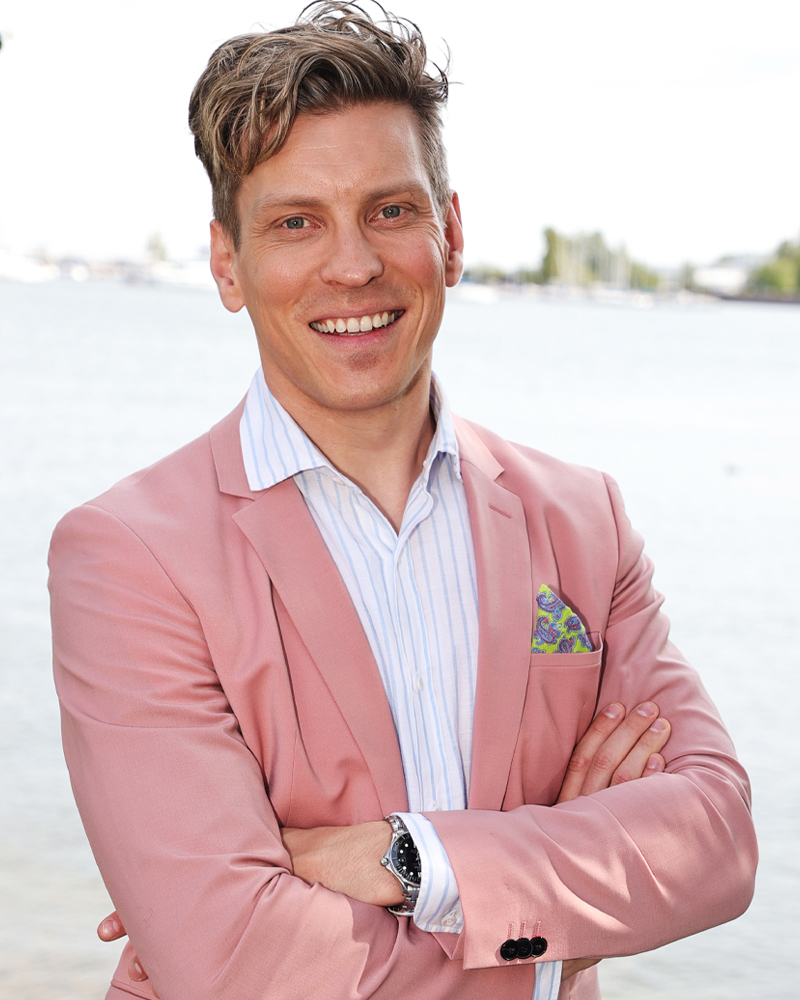 Suosikkijuontaja Antti Holma on aiemminkin kritisoinut suoraan suomalaisten tyylitajua.