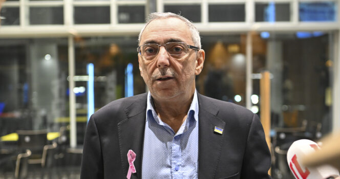 Ben Zyskowicz. AOP