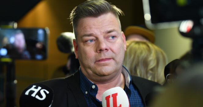 Jari Sillanpää lataa nyt tiukkaa tekstiä tuomiostaan Helsingin Sanomille.