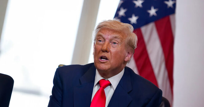 Donald Trumpin julkaisema hämmentävä valokuva on herättänyt voimakkaita reaktioita Yhdysvalloissa.