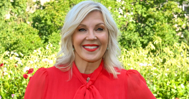 Vappu Pimiä jakoi harvinaiset yhteiskuvat pikkusiskonsa Veera Rikkosen kanssa.