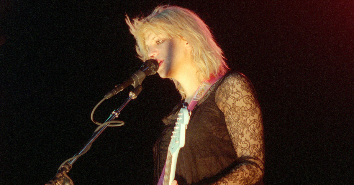 Courtney Love nousi kaoottisen ja vaikean nuoruuden jälkeen ikoniseksi tähdeksi.