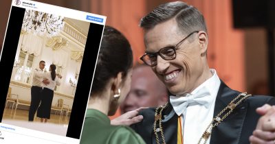 Presidentti Alexander Stubb ja Suzanne Innes-Stubb opettelevat valssia Katri Riihilahden johdolla.