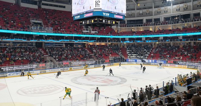 Jääkiekko-ottelu Turkuhalliissa.