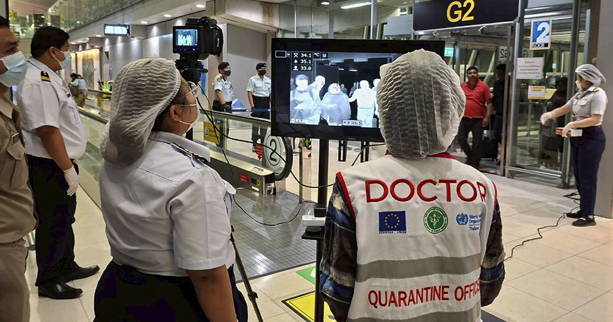 Terveysviranomaiset valvovat matkustajia Thaimaan lentokentillä Nipah-viruksen takia.