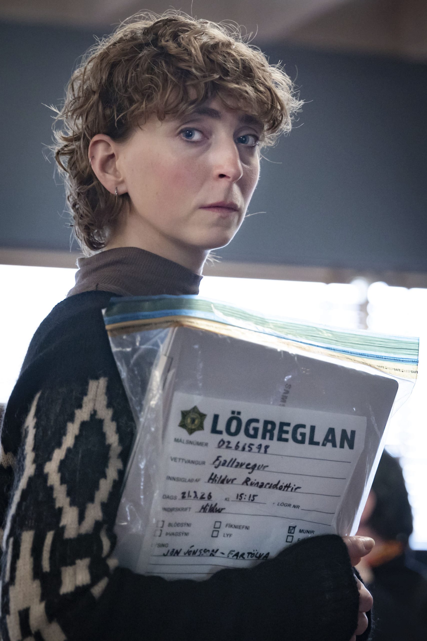 Ebba Katrín Finnsdóttir näyttelee sarjan päähenkilö Hilduria.