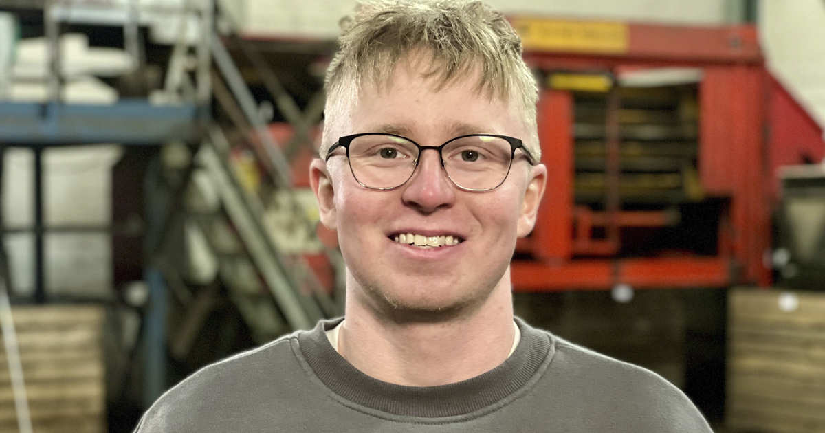 Poikamiehenä elävä Max arvostaa kumppanissa oma-aloitteisuutta ja työntekoa.