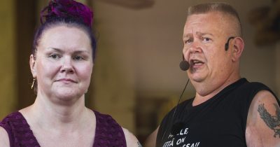 Heli Palsanmäki kertoo pariskunnan tehneen muuton Espanjassa.