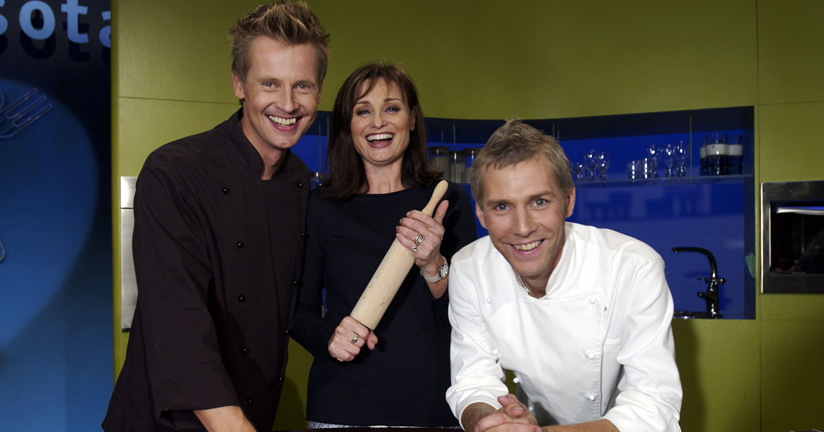 Aki Wahlman, Sikke Sumari ja Harri Syränen Kokkisodan kulisseissa vuonna 2002.