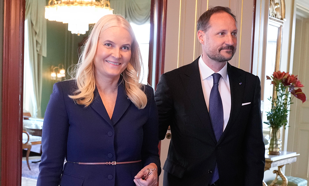 Islands president Halla Tómasdóttir og hennes ektemann Björn Skúlason,kronprins Haakon og kronprinsesse Mette-Marit på lunsj i statsministerboligen i anledning det offisielle statsbesøket fra Islands presidentpar.