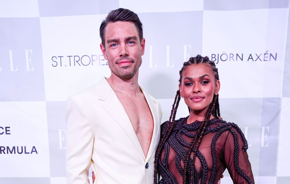 Alexandra Joner og kjæresten på rød løper i forbindelse med Elle sommerfest 2025 på Madserud gård i Oslo.