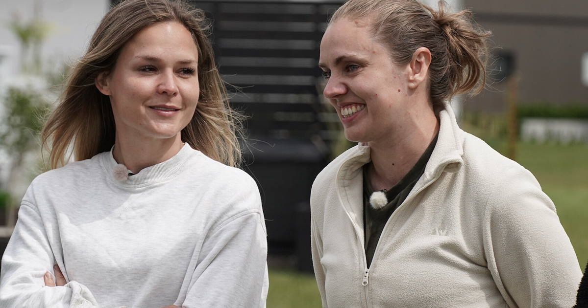 Venninnene Dina Mikaelsen og Linda Roald