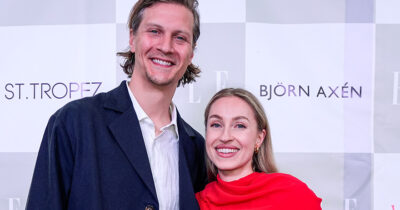 Tom Stræte Lagergren, bedre kjent som Matoma og forloveden Maren Sofie Gjertsen på rød løper i forbindelse med Elle sommerfest 2025 på Madserud gård i Oslo.