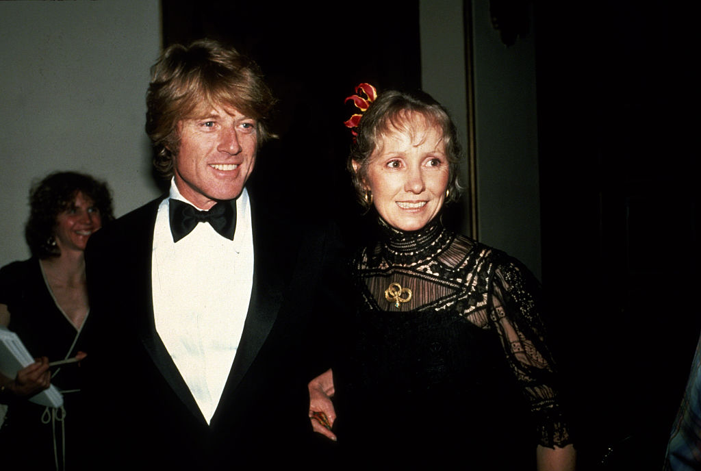 Robert Redford og ekskona Lola deltar på den 53. Oscar-utdelingen rundt 1981 i Los Angeles, California.