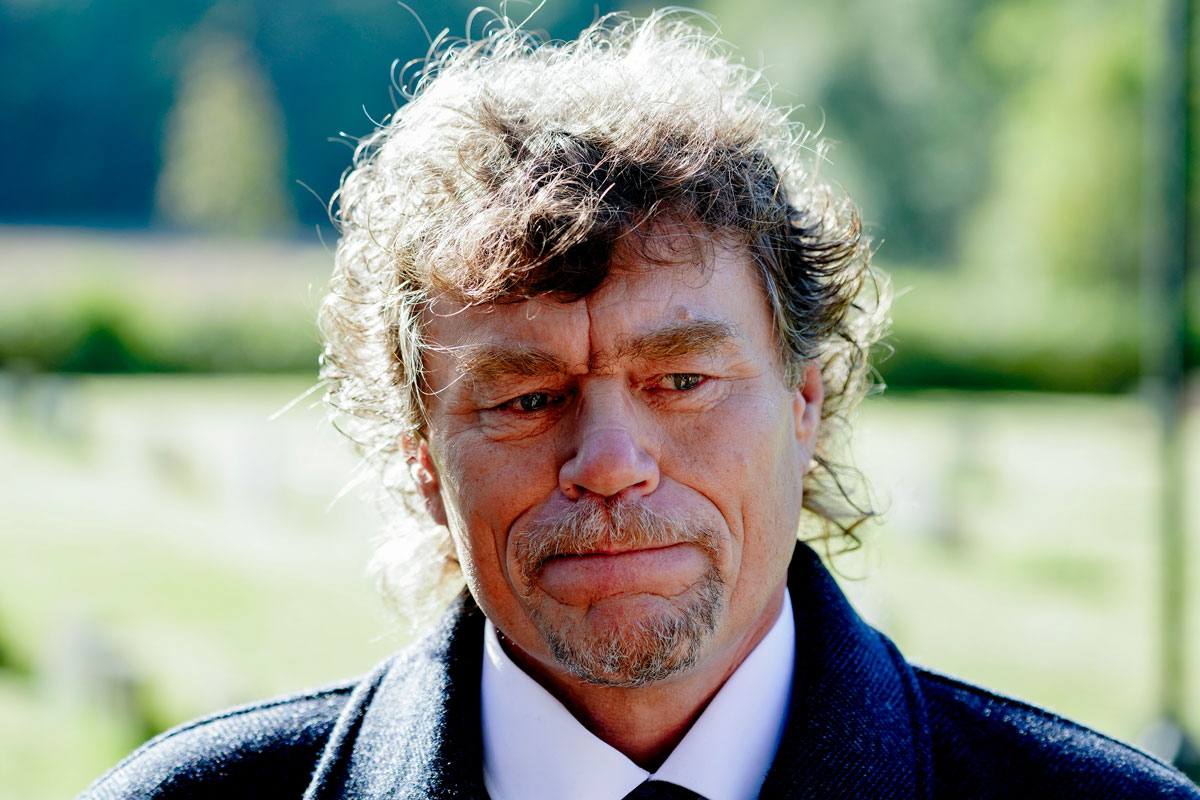 Lars Monsen etter bisettelsen til eventyreren Steffen Skjøttelvik i Holmsbu kirke. Skjøttelvik omkom 15. august i et forsøk på krysse elva Hayes i provinsen Manitoba i Canada.