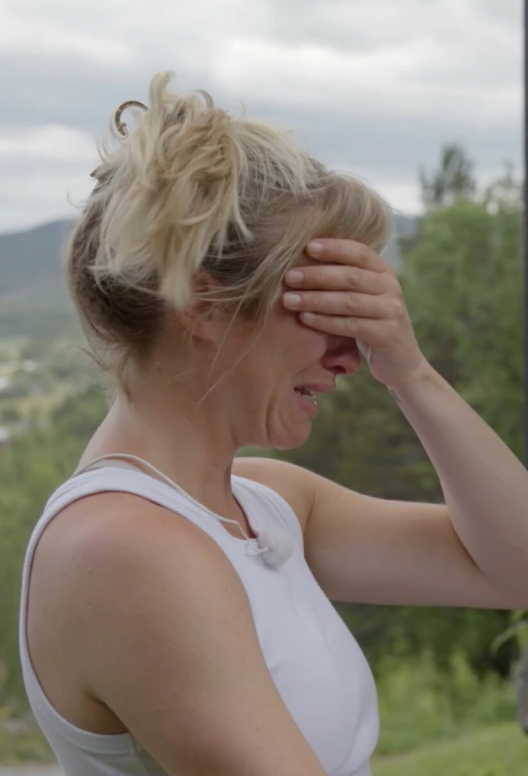 Emily Knight måtte dra hjem i Jakten på kjærligheten.