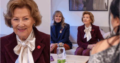 Dronning Sonja hilser på en kvinne som skal ha vært utsatt for menneskehande. Dronningen besøkte torsdag ROSA – nasjonalt hjelpetiltak og kompetansesenter mot menneskehandel. Ordfører i Oslo Anne Lindboe (t.v).