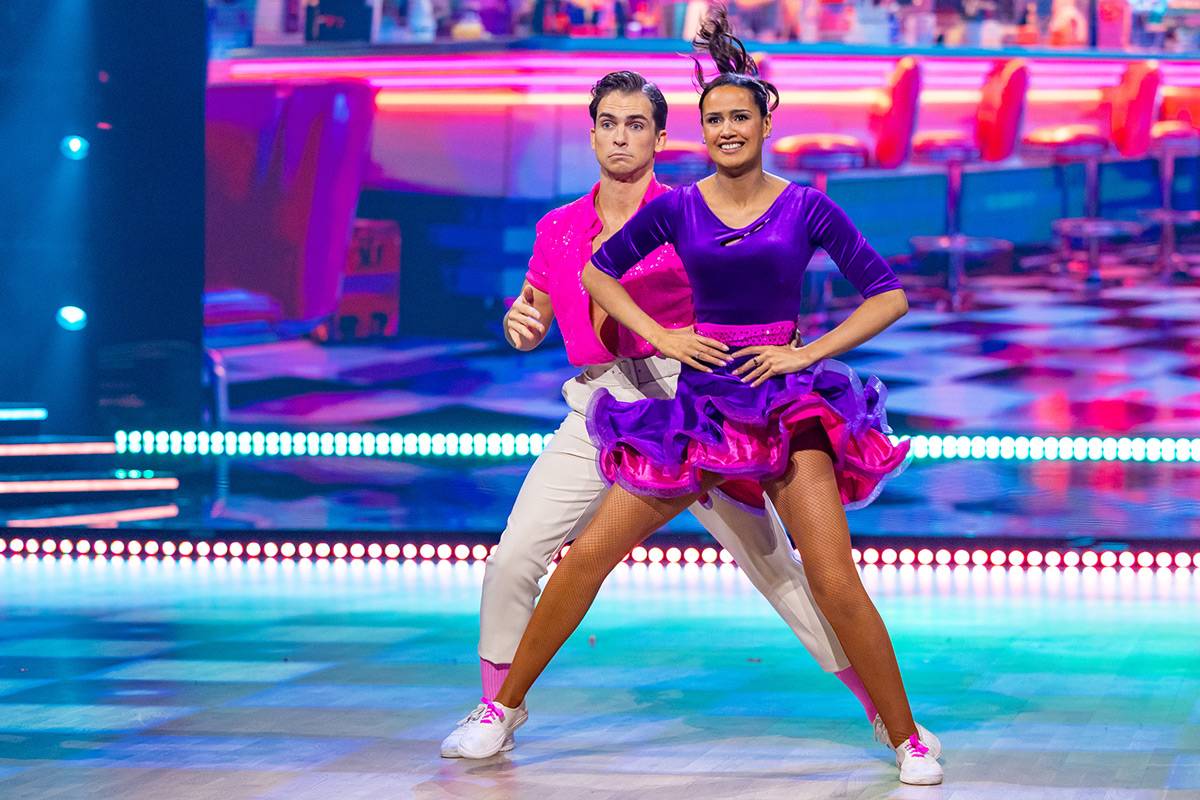 Desta Marie Beeder og Tarjei Svalastog opptrer under generalprøven til program 7 av Skal vi danse 2025.