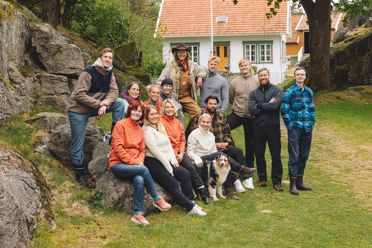 Kim Kolstad, Henriette Lien, Fritz Aanes, Trude Vasstrand, Stinius Maurstad, Heidi Røneid, Jonas Lihaug Fredriksen, 
Karsten Blomvik, Victoria Frostmann Skau, Peder Christopher Braastad, Kristine Arntzen, Sondre Sundby og Mari Maurstad deltar i Farmen kjendis. 