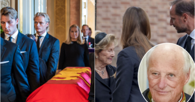 Marius Borg Høiby er med familien i sorgen etter kong Harald.