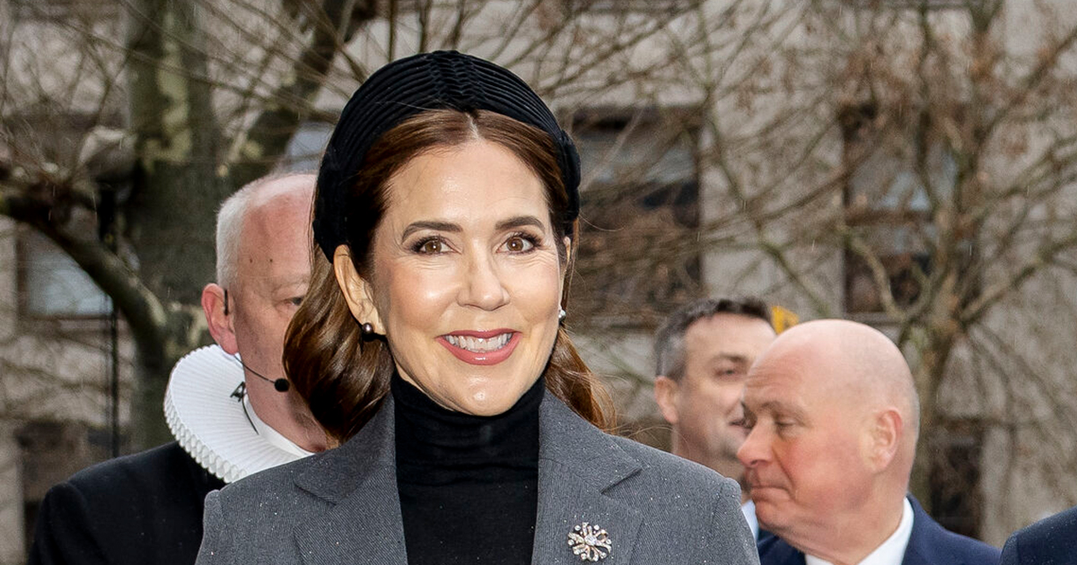 Dronning Mary bliver nu hængt ud for lidt af et kiks med sin makeup.